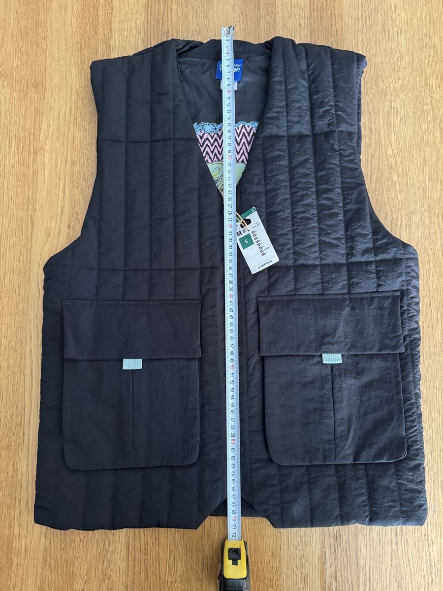 Decathlon Jacken: SLEEVLESS DOWN JACKET DECATHLON X TETSUNORI TAWARAYA COLLAB – Neu und originalverpackt aus Lausanne von joltei 1