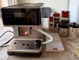 Miele CM6 Kaffeemaschine mit Zubehör