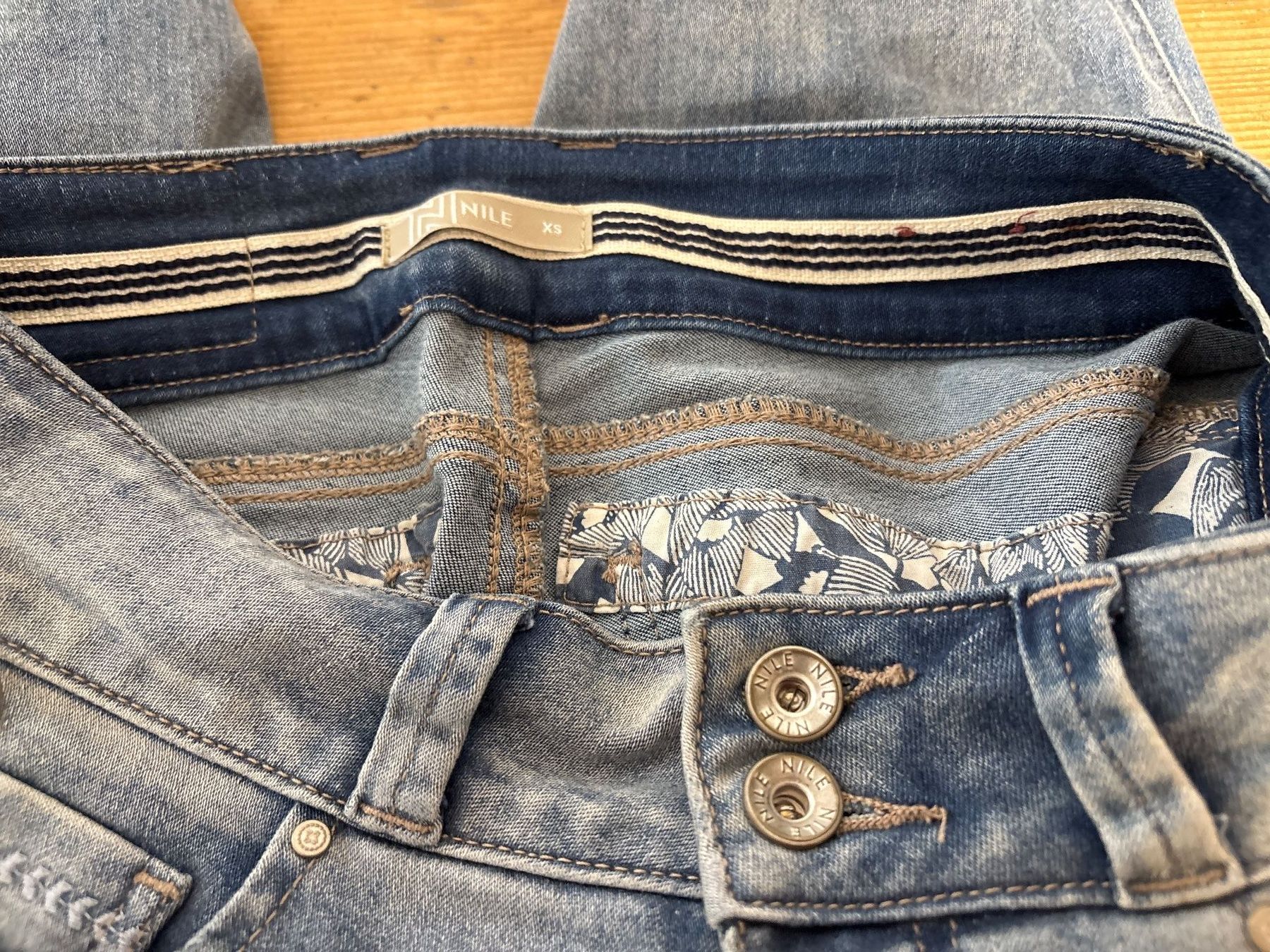 Nile Jeans: Lässig Nile Jeans XS – Neu (gemäss Beschreibung) aus Maienfeld von 8796 4