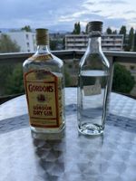 Lot de deux bouteilles Gordon's Gin et Kirsch 1985