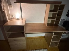 Schreibtisch