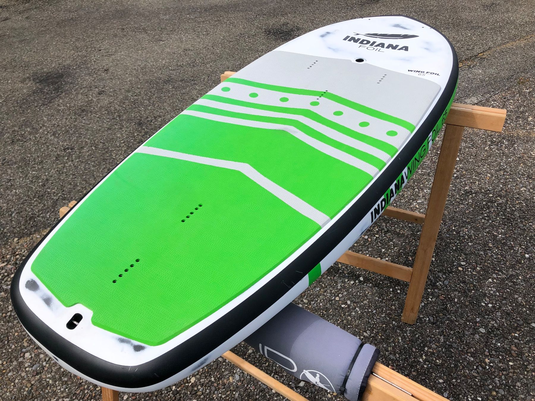 Indiana Surfboards & Schwimmbrette: Indiana Wing Foil Freewave 65 L Carbon – Gebraucht aus Oberrieden von WhiteWaveAG