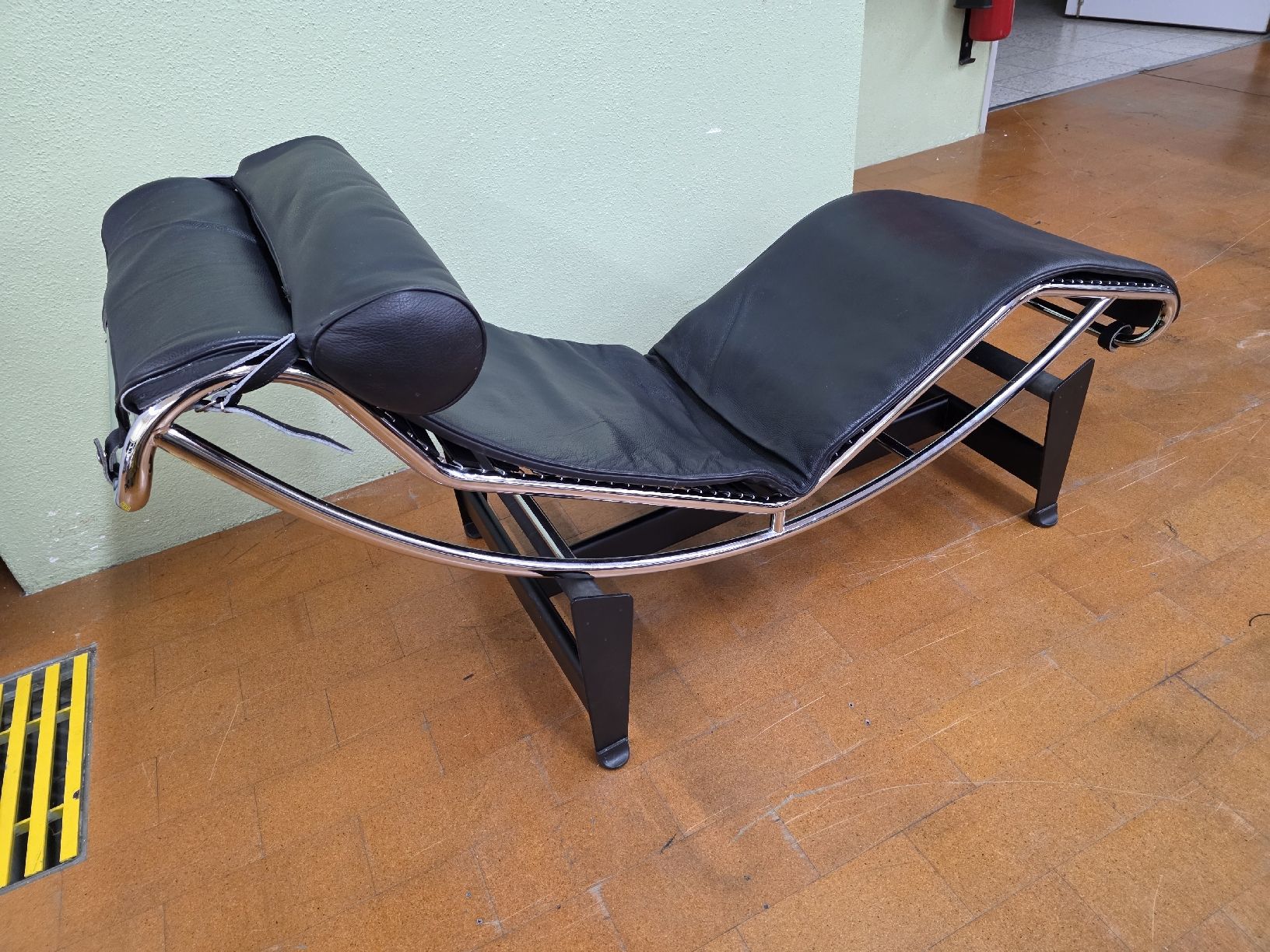 Sedie a sdraio: Designer Liege im Le Corbusier LC4 Stil – Usato da Lichtensteig venduto da Polsterwerk 5