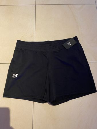 Shorts Under Armour Damen Gr. L  NEU
