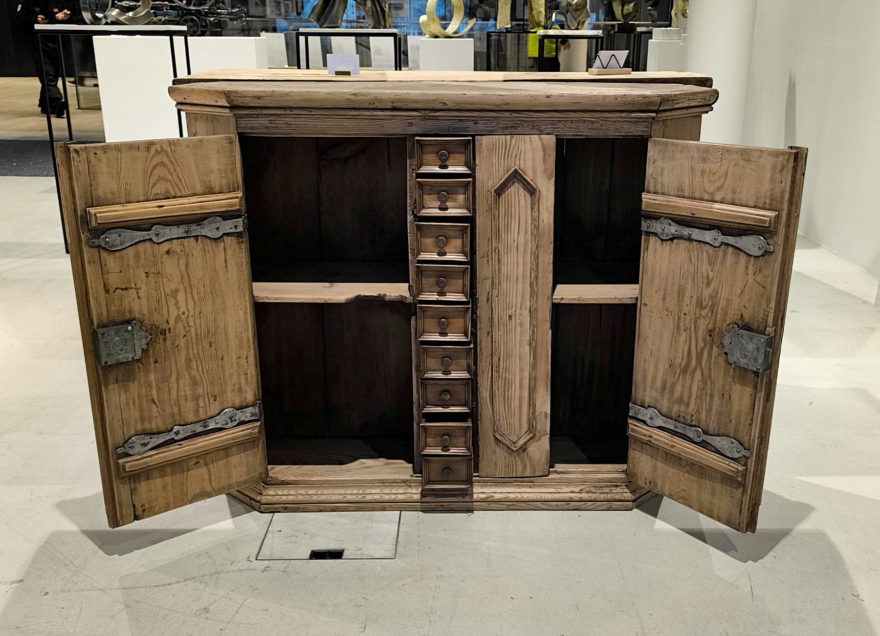 Cassettiere: Barock Sideboard Tanne mit versteckten Schubladen – Usato da Maladers venduto da der_Holzwurm 3