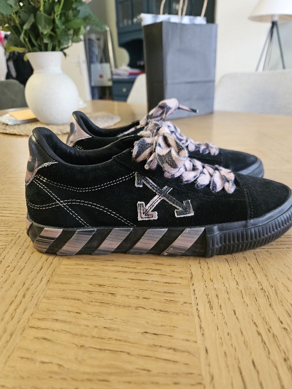 Off-White Scarpe da donna: baskets  – Nuovo (secondo la descrizione) da Chêne-Bourg venduto da gab_7cg8 1