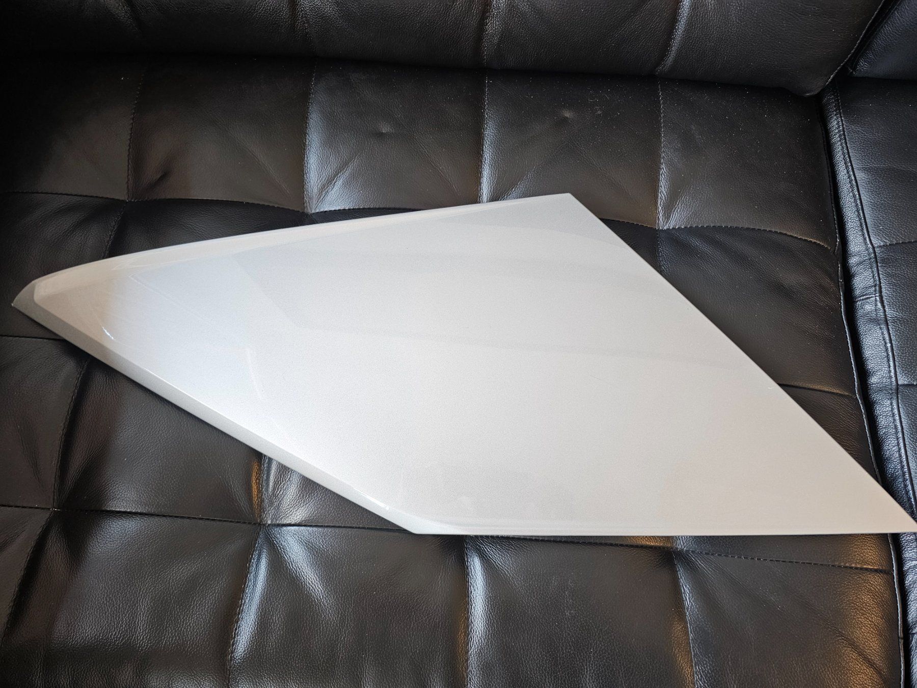 Controller: 2 Stücke Audi Q2 - Seitenpanel in silber – Usato da Ottenbach venduto da TimelessEmotions.