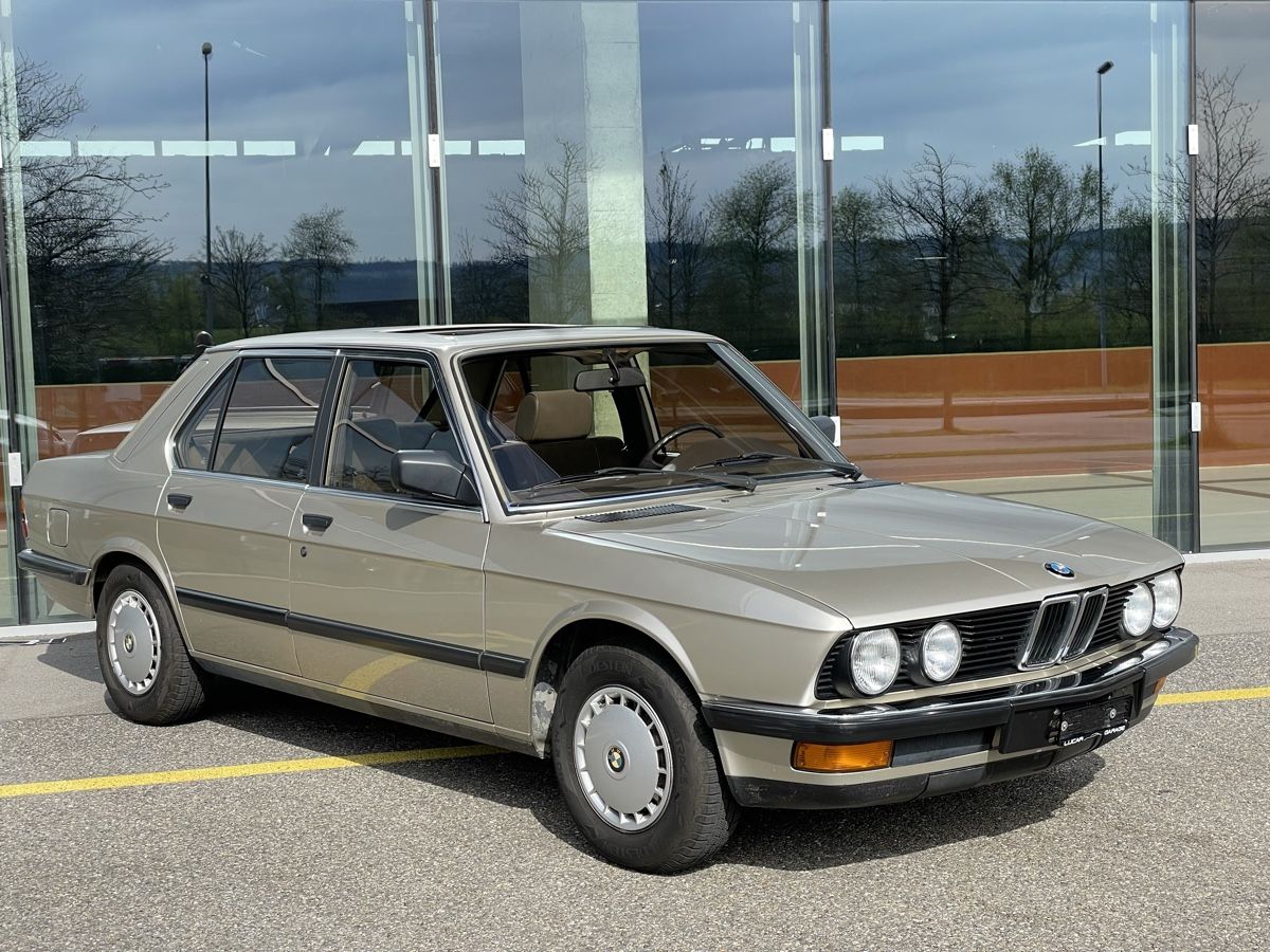 BMW Automobili: BMW E28 525e Oldtimer mit Schiebedach! – Usato da Winterthur venduto da AJ2323 2