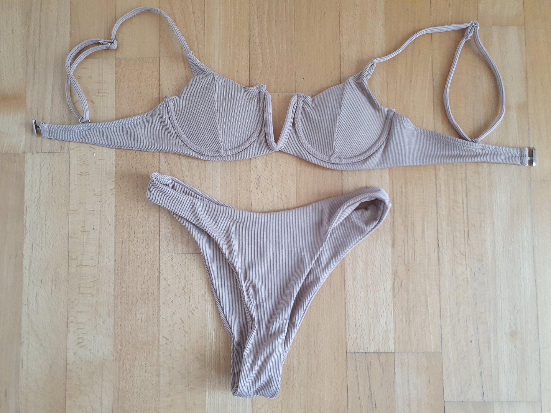 Costumi da bagno & Bikini: Sommer-Bikini, leicht gerippt, Gr. S – Usato da Kloten venduto da Hektor44