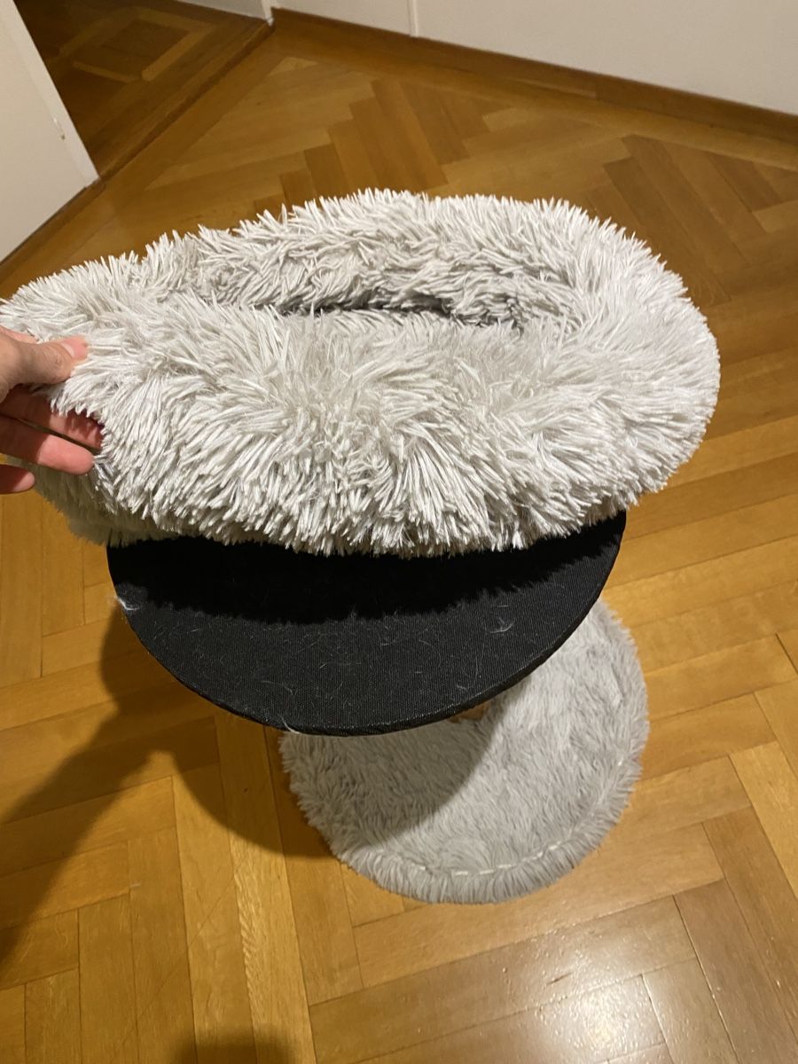 Tiragraffi: Neuwertiger Katzenbaum von Designed by Lotte – Usato da Luzern venduto da querbeat33 5