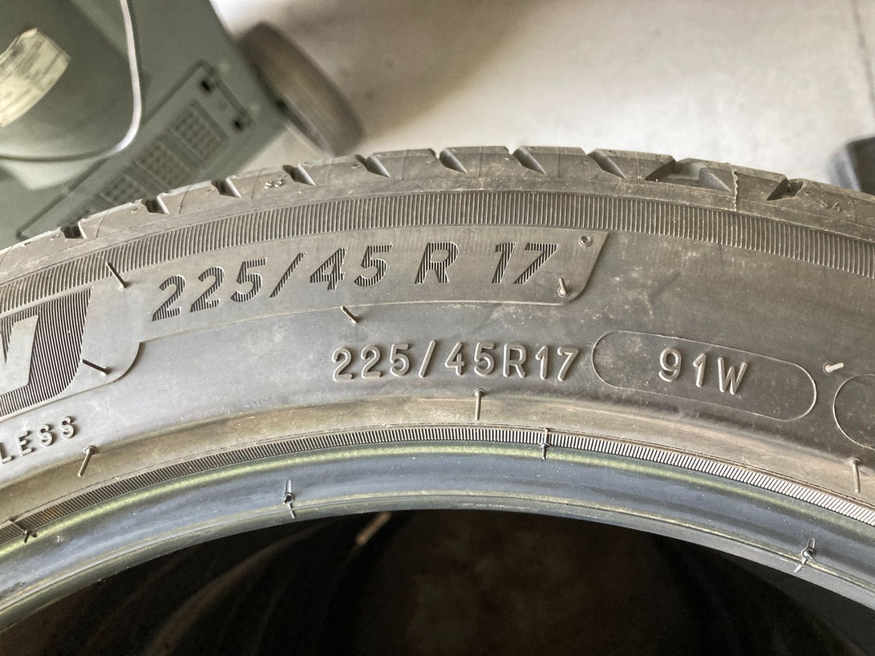 Michelin Pneumatici & Ruote complete: 225/45R17 Sommerpneu Michelin – Usato da Cham venduto da WB2223 1