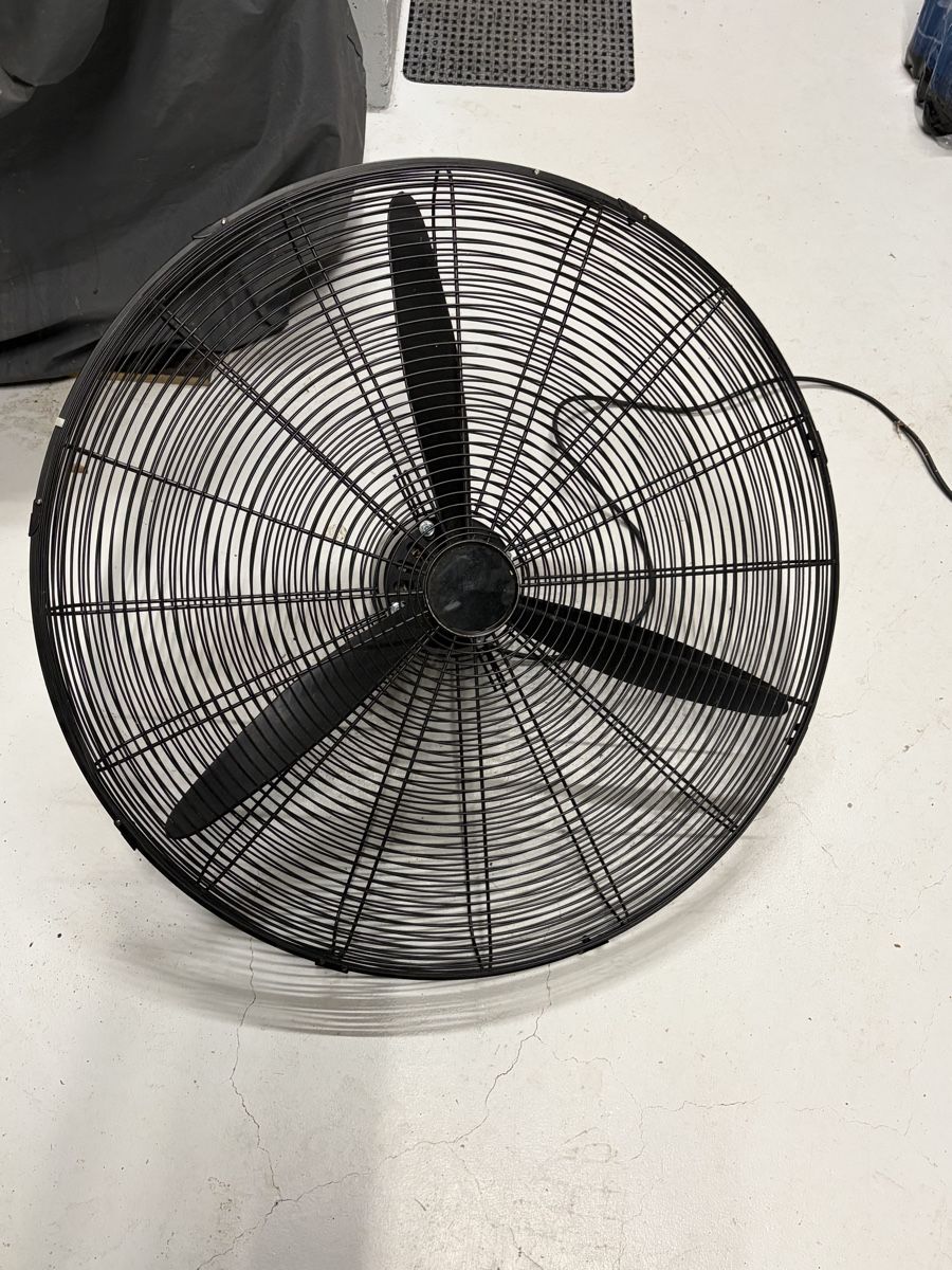 Ventilateurs: Industrie-Deckenventilator Fenne 03.293 – D'occasion à Neu St. Johann par car_m27x