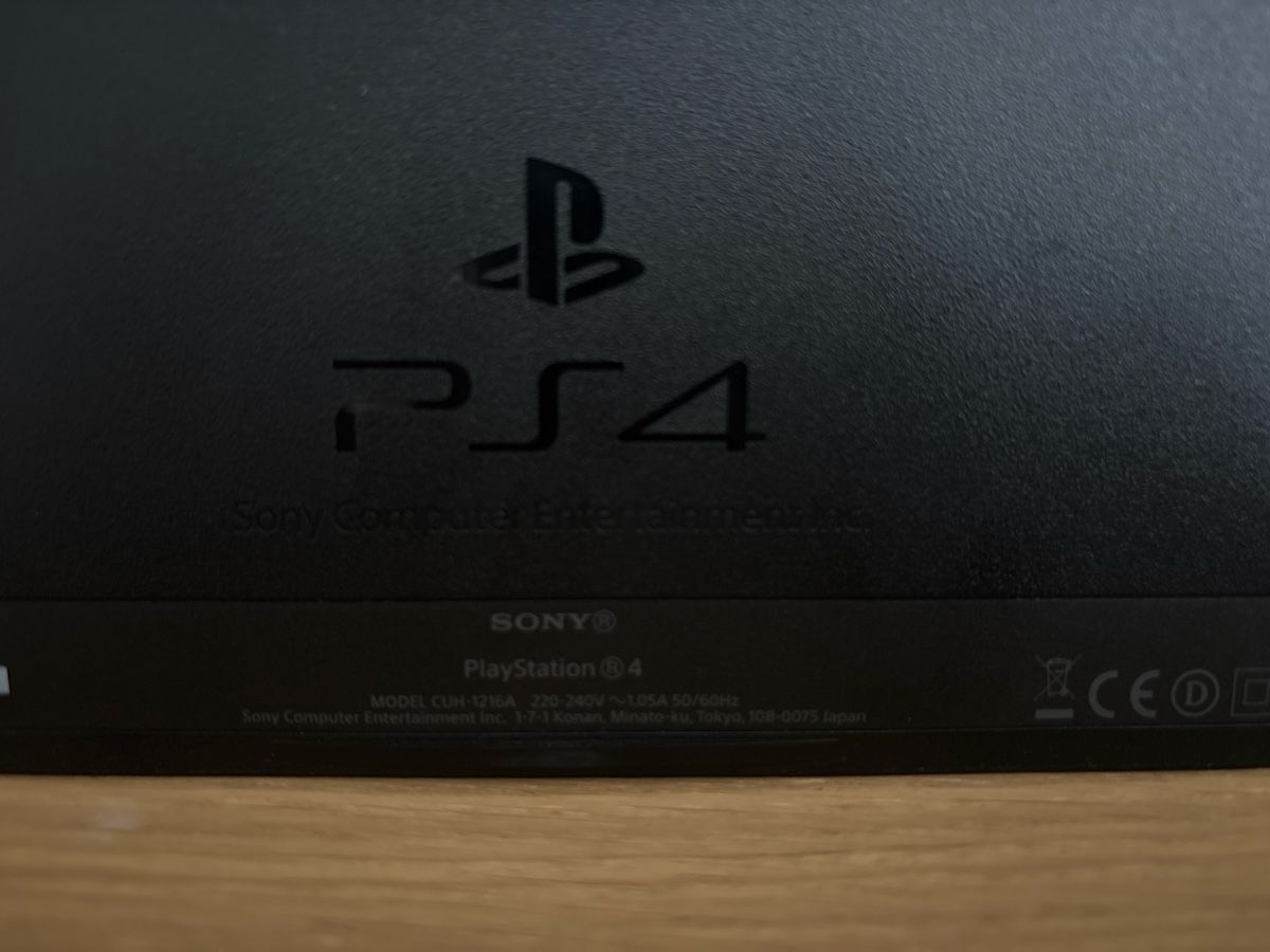 Sony Konsolen: Playstation 4 Console with Controller Good Condition – Gebraucht aus Zürich von alo_tx9x 3