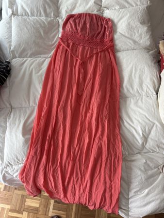 Robe d'été longue corail à paillettes et crochet - Taille M
