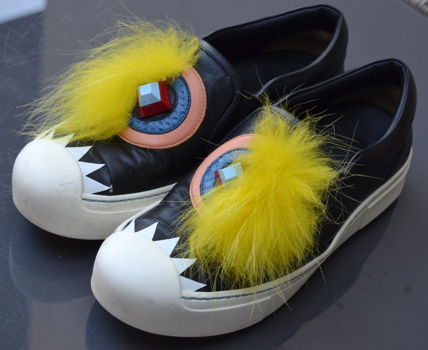 Fendi Damenschuhe: Fendi Monster Sneakers 36 – Gebraucht aus Collonges von Auganien 2