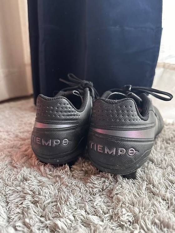 Herrenschuhe: Fussball-Schuhe - 39 – Gebraucht aus Wauwil von est_r5td 2