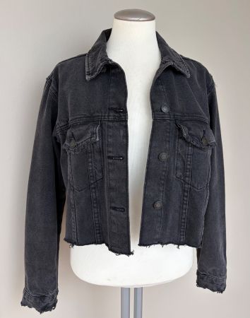 BERSHKA -trendige Jeansjacke Gr.XXS