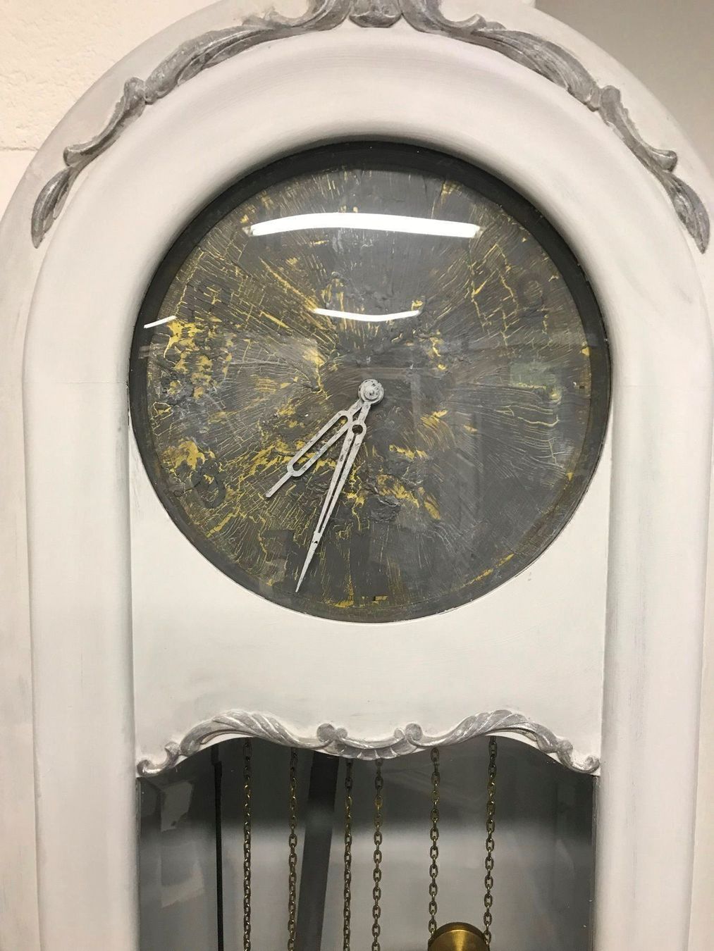 Stand- & Wanduhren: Antike Standuhr helles grau vintage (2) – Gebraucht aus Gränichen von boernies01 1
