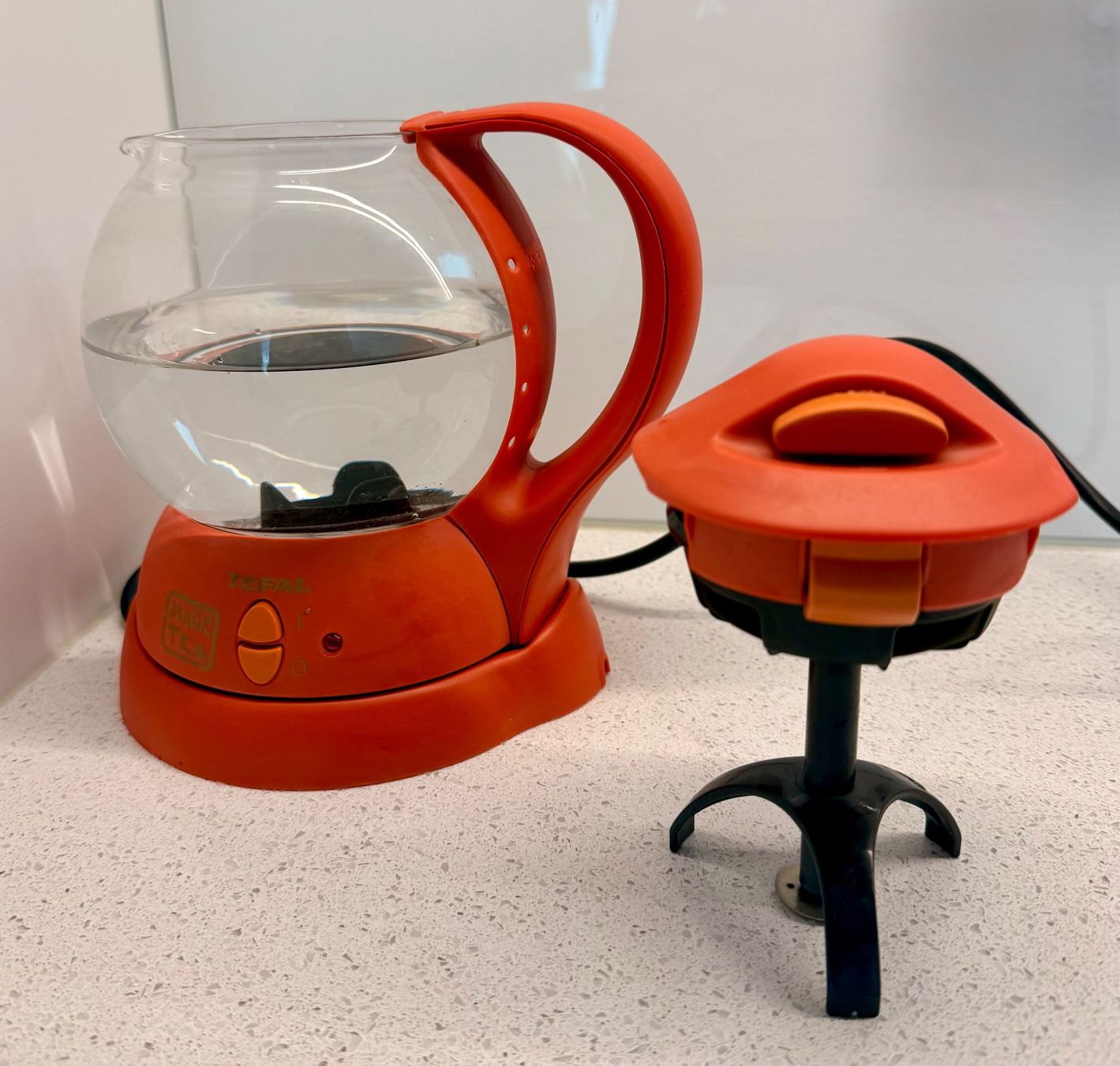 Tefal Elettrodomestici da cucina: Tefal Magic Tea - Kocher, Retro-Orange Kult-Gerät – Usato da Winterthur venduto da aim_yj2y