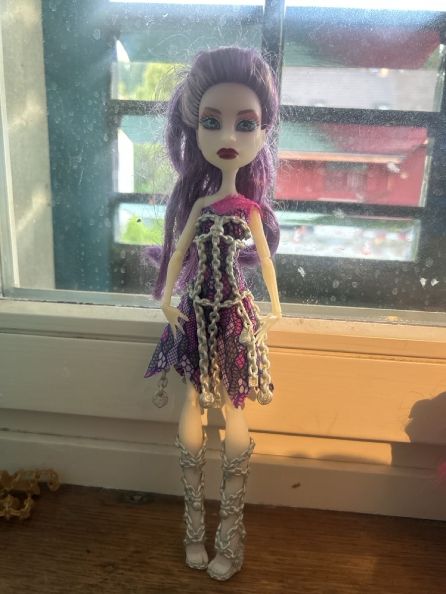 Poupées: Monster high Spectra – D'occasion à Fällanden par son_9gmf