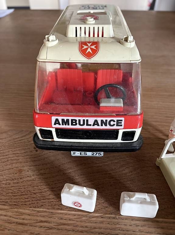 Giocattoli: Playmobil Krankenwagen  – Usato da Schüpfheim venduto da pepper03 1