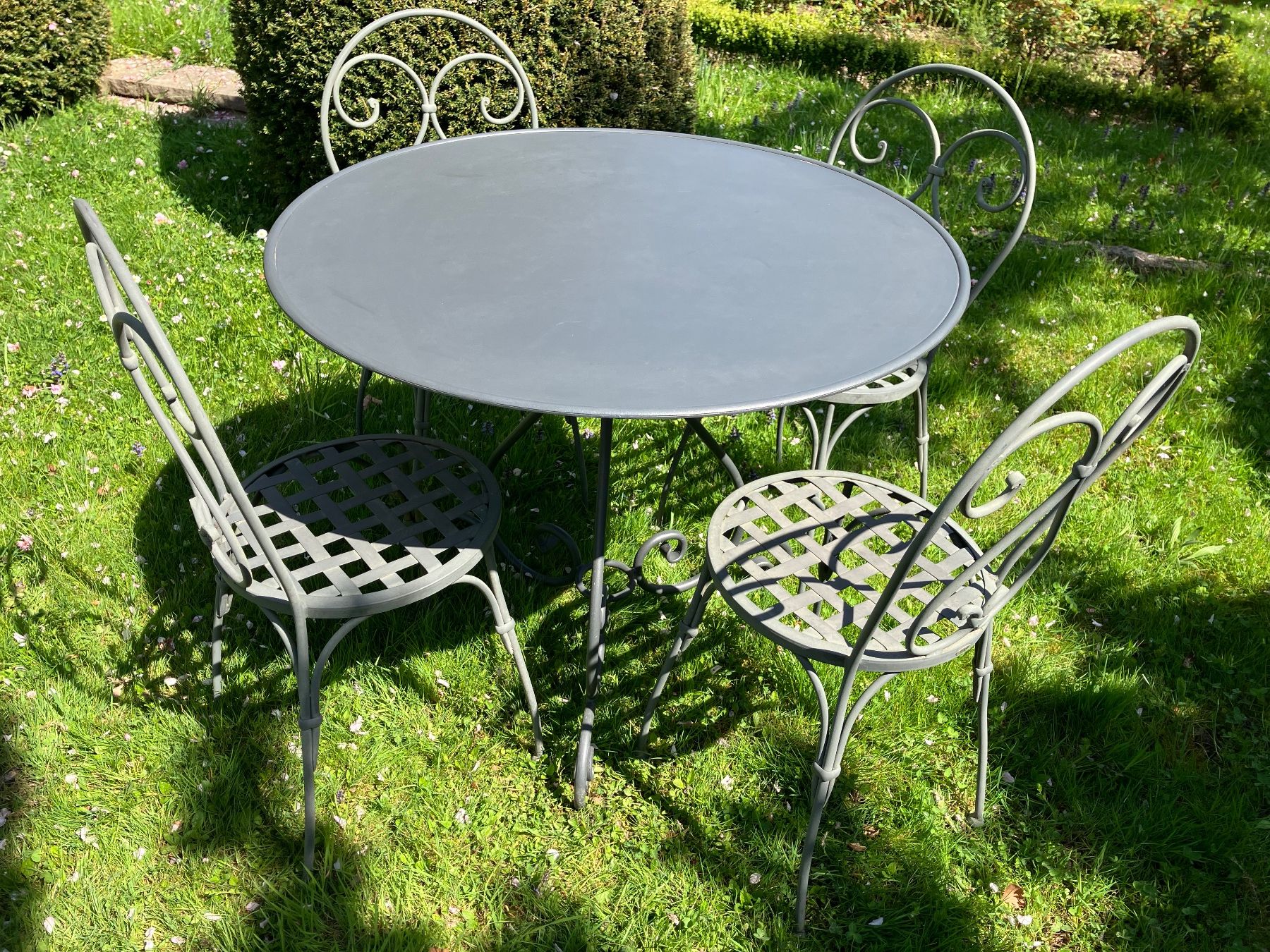 Set di tavolo e panche: Gartentisch mit 4 Stühle Unopio – Usato da Basel venduto da ape_f6ml