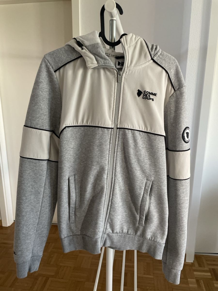 Giacche & Cappotti: Veste zippée à capuche Comme des Loups gris taille S – Usato da Yverdon-les-Bains venduto da mar_hg5t