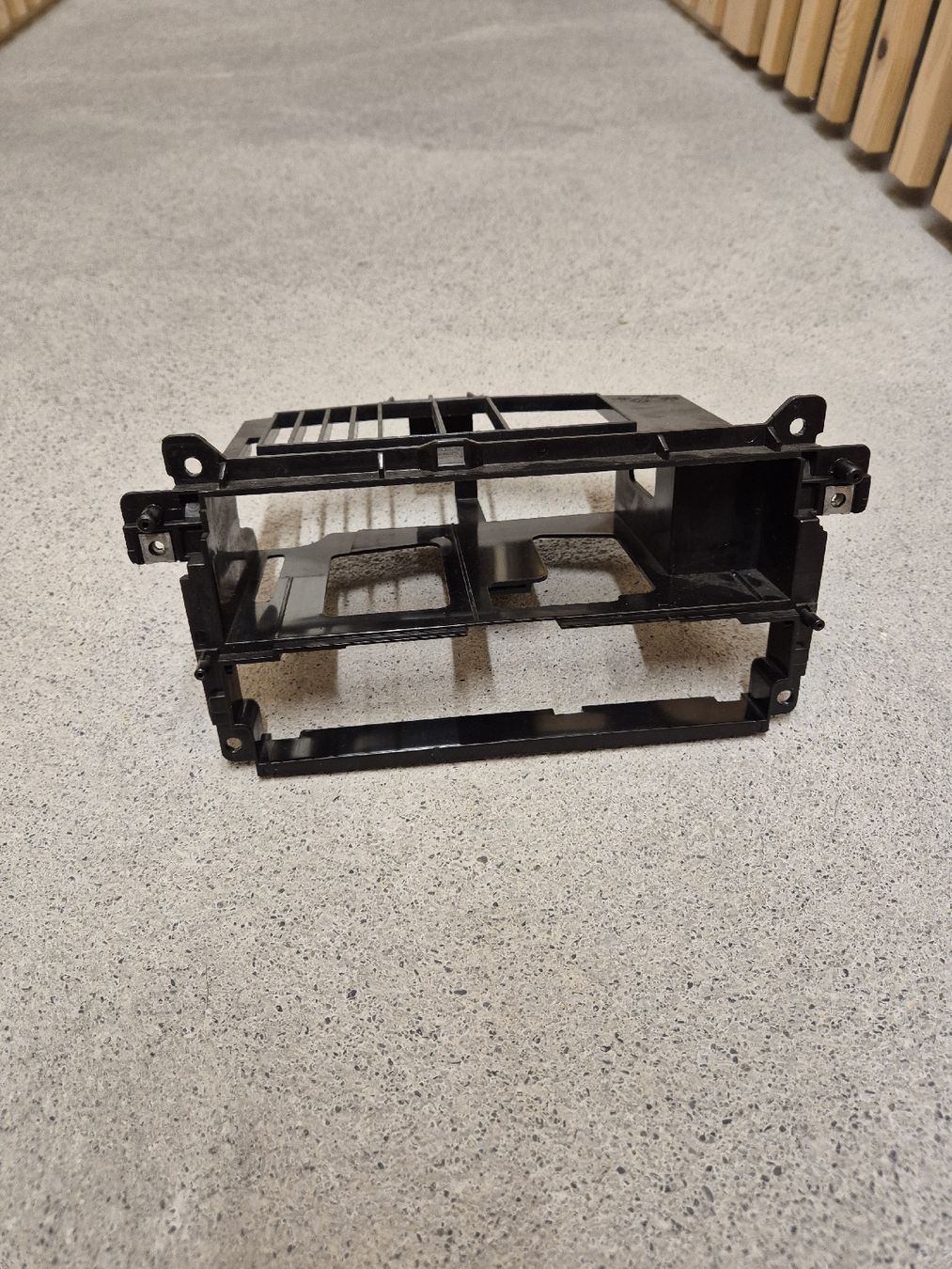 BMW Toutes les pièces auto: Radioblende BMW e46, Funktionsträger – D'occasion à Sursee par wmbcar