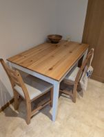 Table + chairs