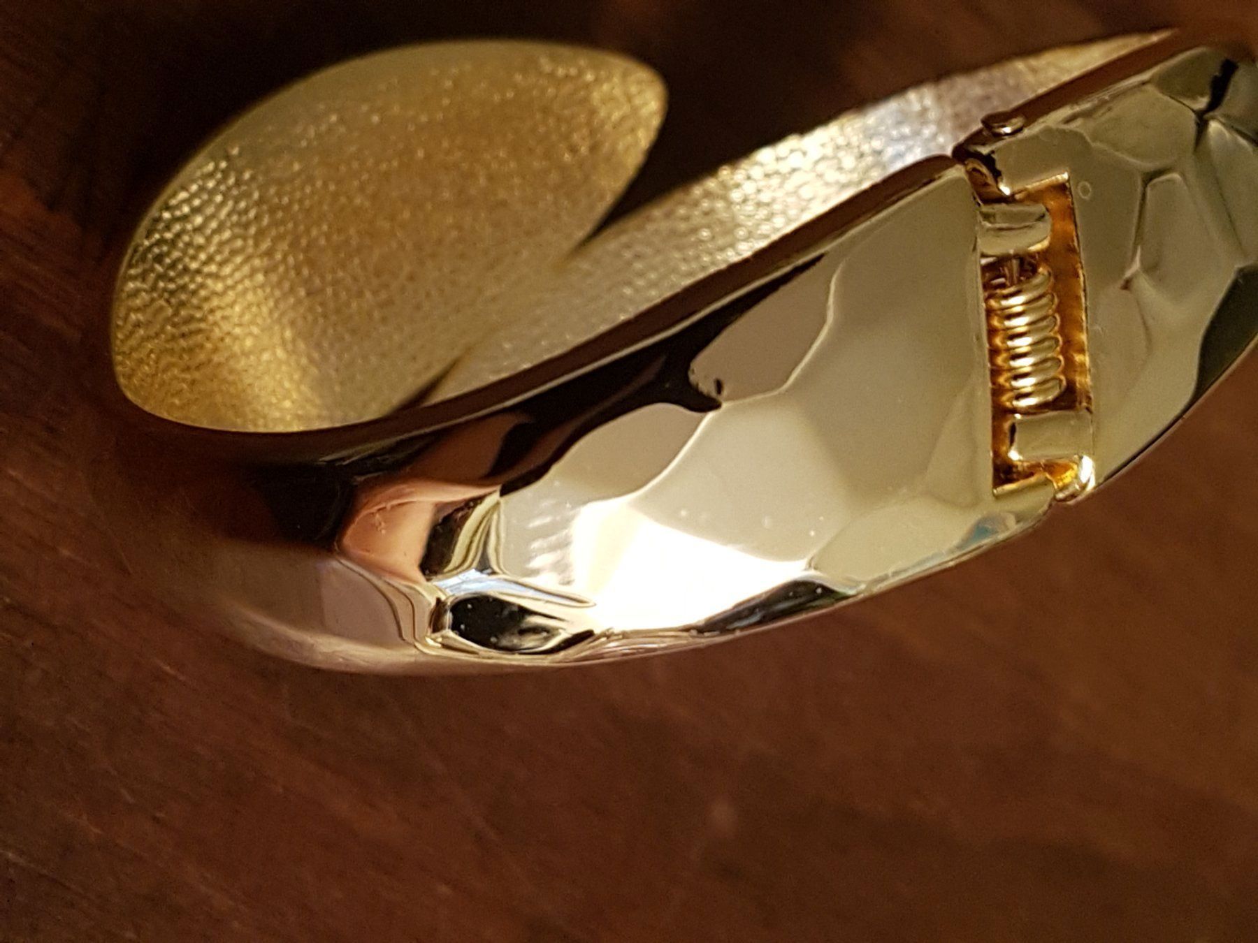 Bracciali & Braccialetti: Armreif goldfarben Schlagstruktur Klappv – Usato da Ettingen venduto da Maranathatalitha 3