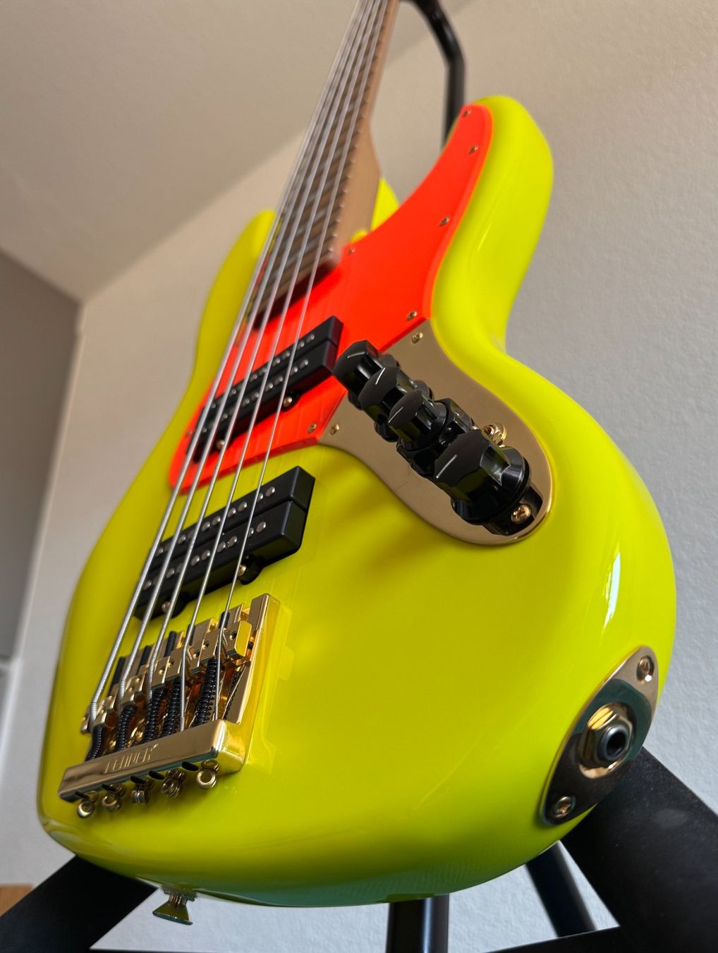 Fender Instruments de musique: Fender MonoNeon Jazz Bass V – Neuf (Voir description) à Binningen par Neptun2027 4