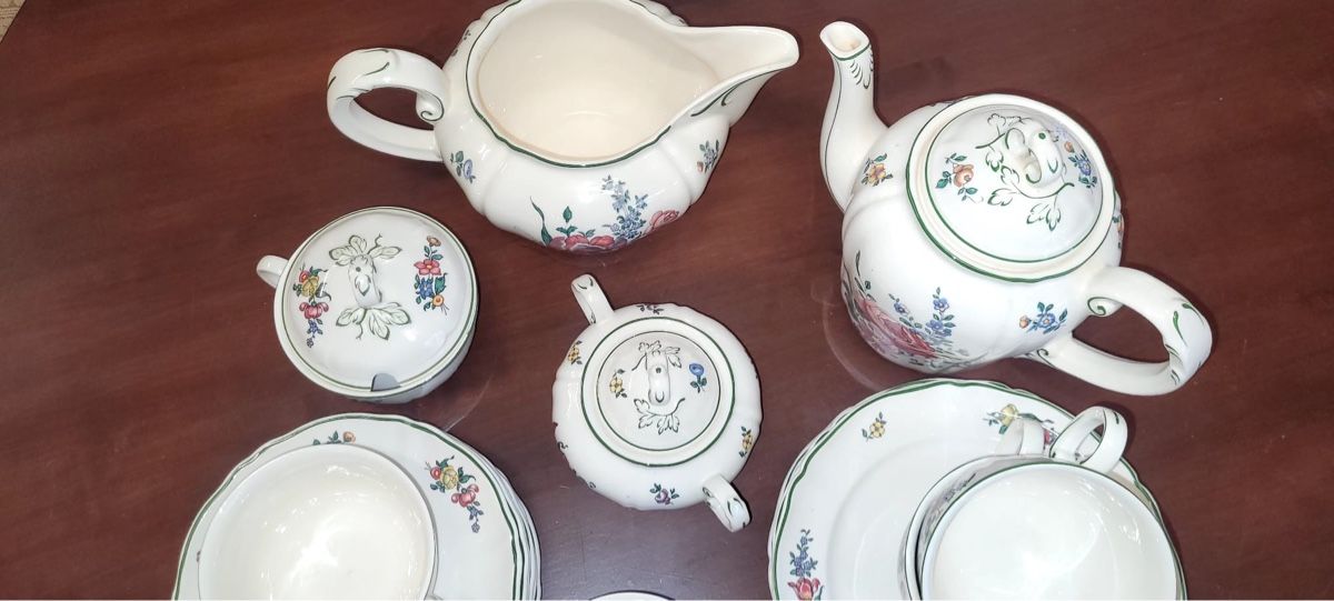 Villeroy & Boch Set di piatti: Antikes Teeservice – Usato da Ruswil venduto da LeandraR92