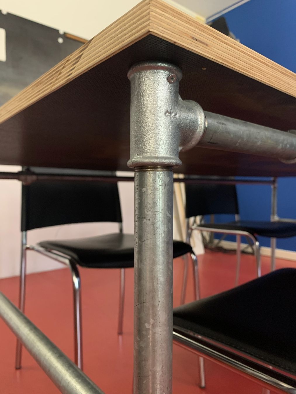 Tavoli: Stabiler Atelier- oder Bürotisch 180 × 90 cm – Usato da Zürich venduto da cluethi 3