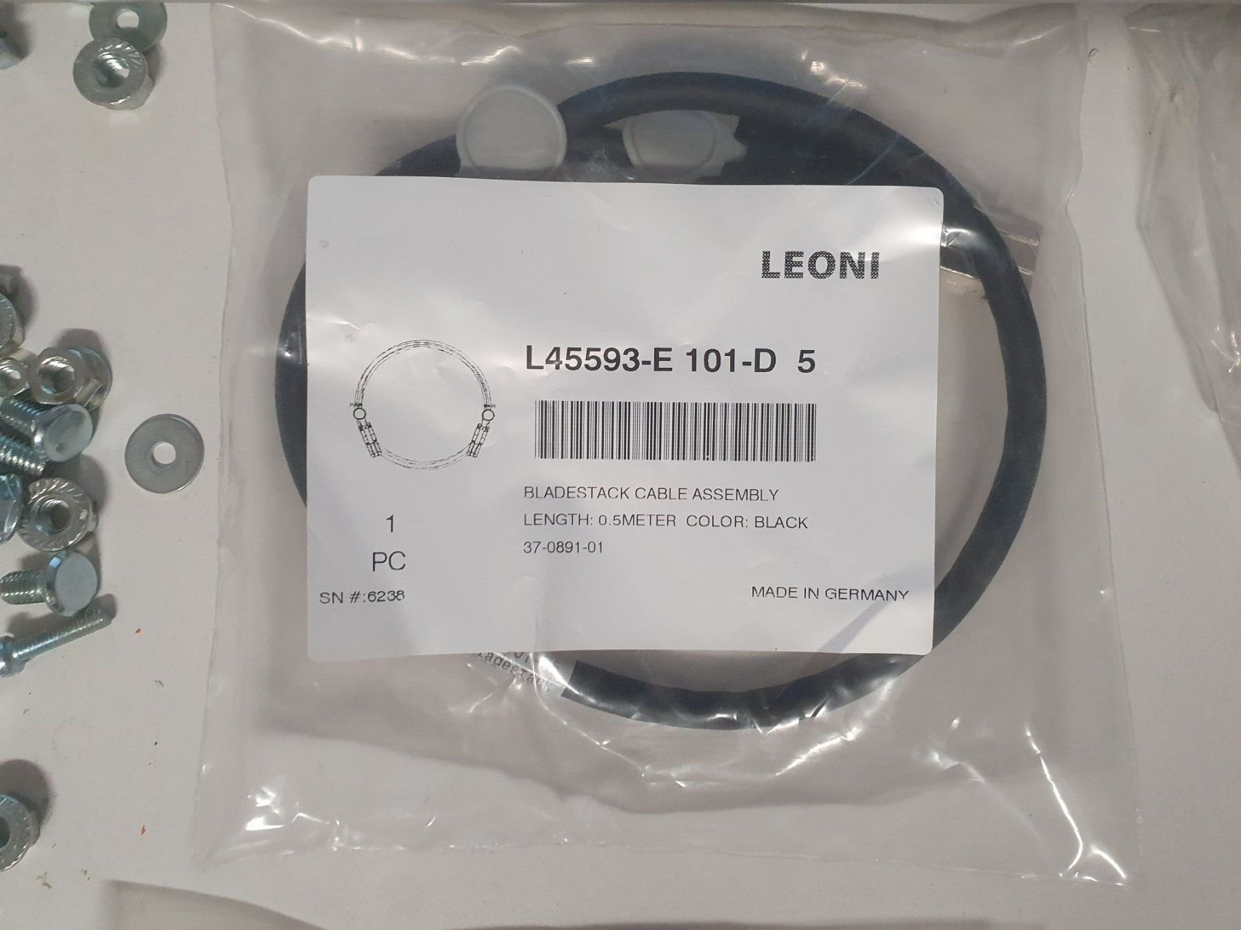 Cavi: Cisco Leoni Cable Bladestack 0.5m L45593-E101-D5 Black High – Nuovo e nell'imballaggio originale da Zürich venduto da Alibaba1234