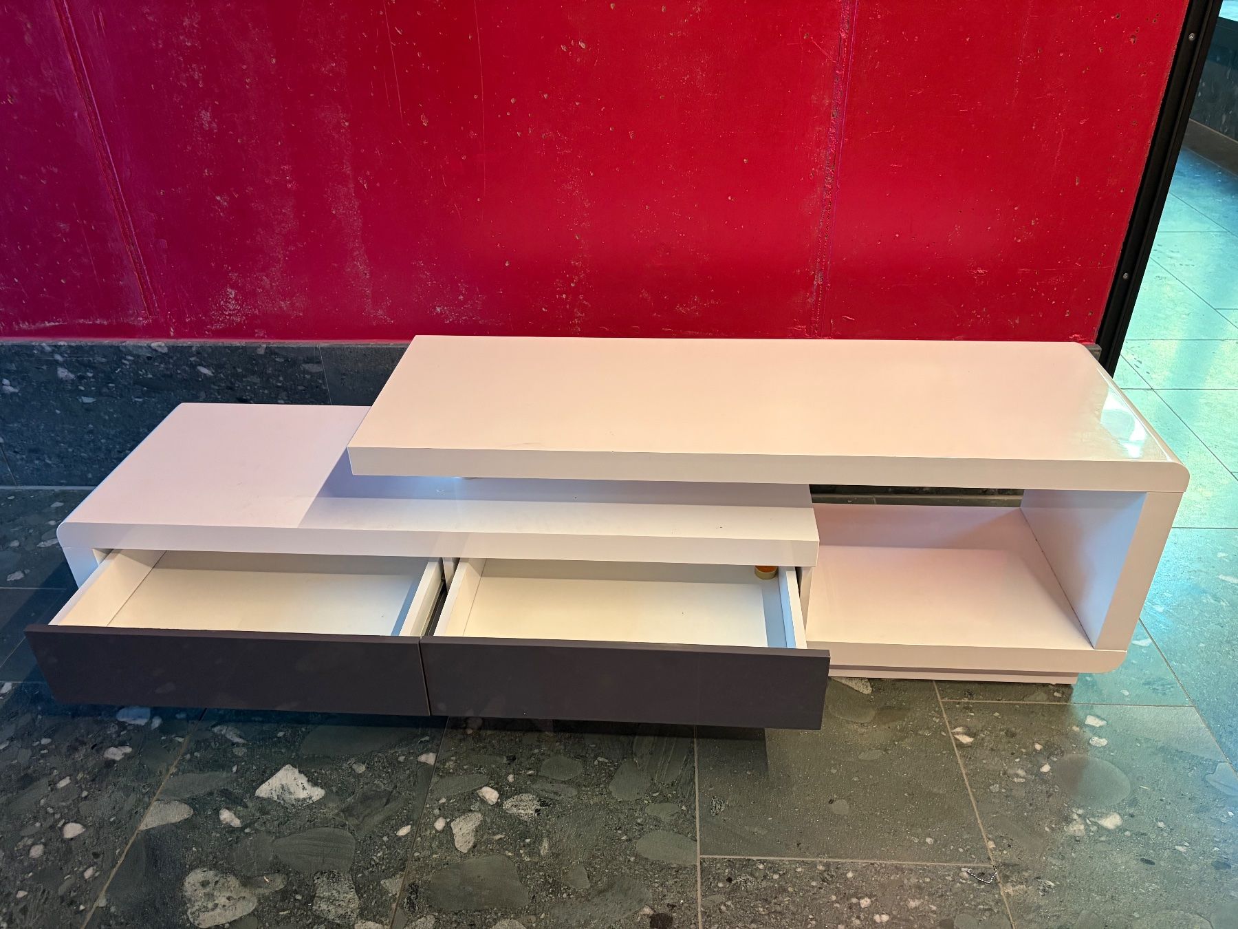 TV Möbel: Weisses TV-Lowboard mit Schubladen – Gebraucht aus Schlieren von sof_8tpk 2