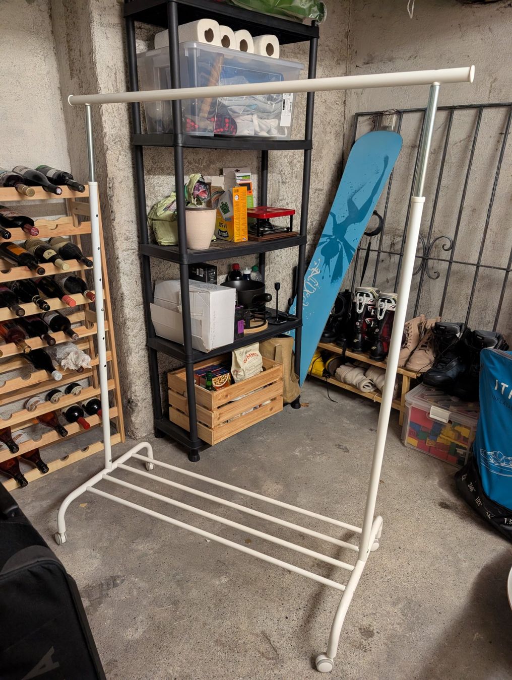 Ikea Garderobe: IKEA RIGGA white clothes rack – Gebraucht aus Zürich von deb_n55g 1