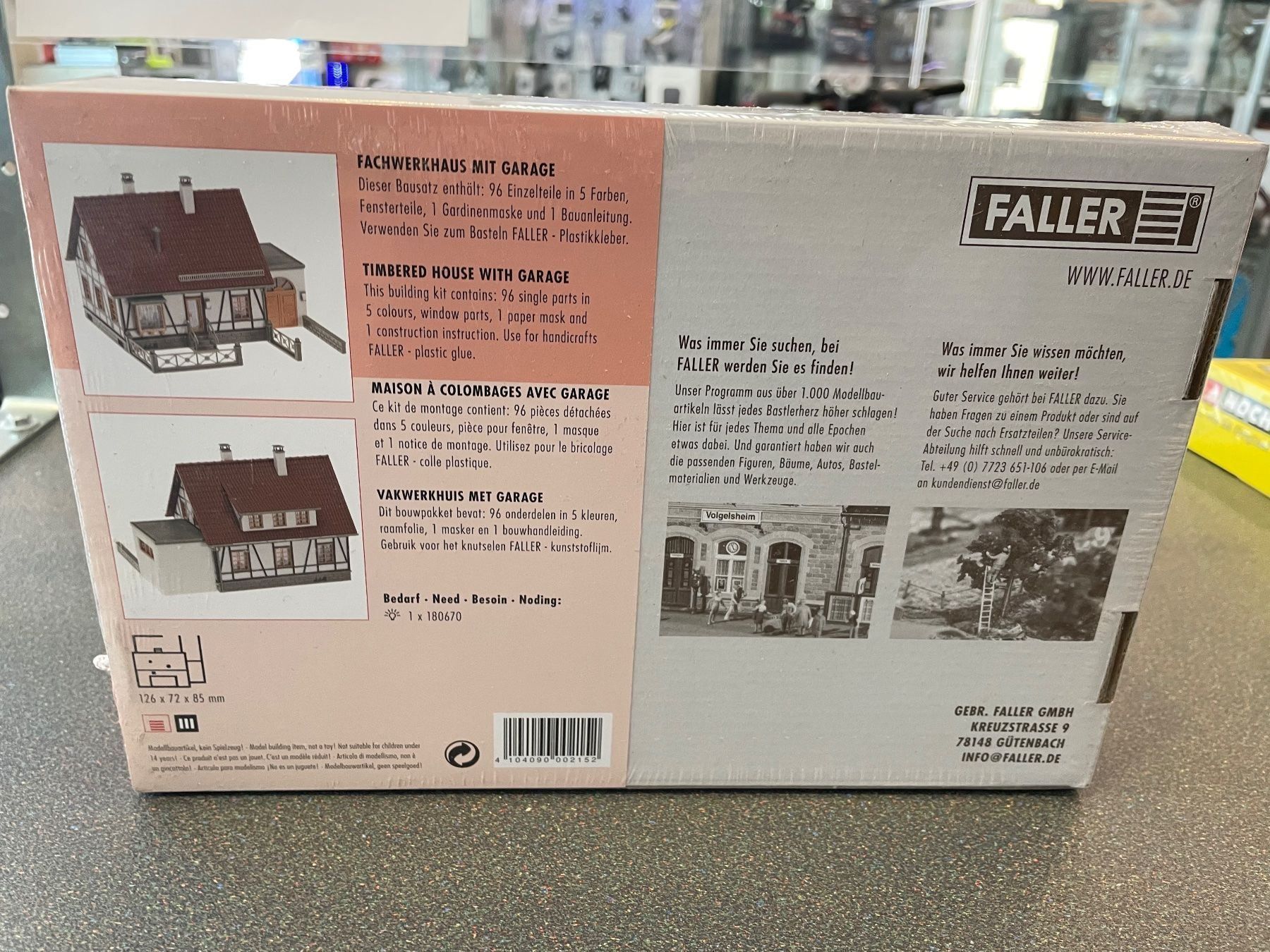 Faller Modellini di ferrovie: Faller H0 Fachwerkhaus mit garage – Nuovo e nell'imballaggio originale da Chiasso venduto da Carrara-Modellismo 1