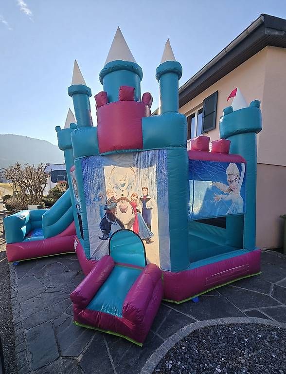 Scivoli: Château gonflable à louer – Usato da Bussigny venduto da jau_5zcy 4