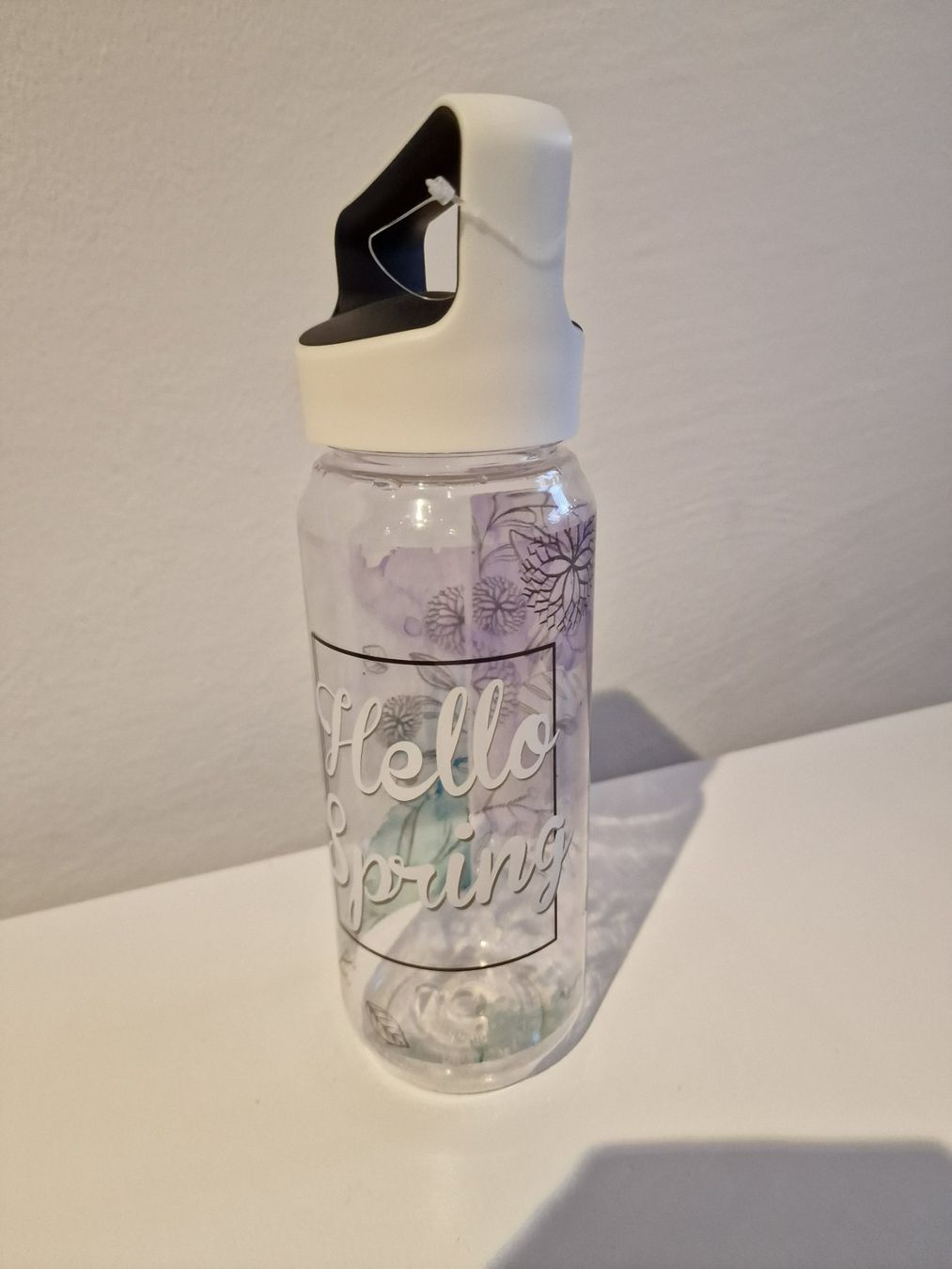 Trinkflaschen & Thermosflaschen: Trinkflasche "Hello Spring", 0.7L – Gebraucht aus Pfäffikon SZ von Maijecka