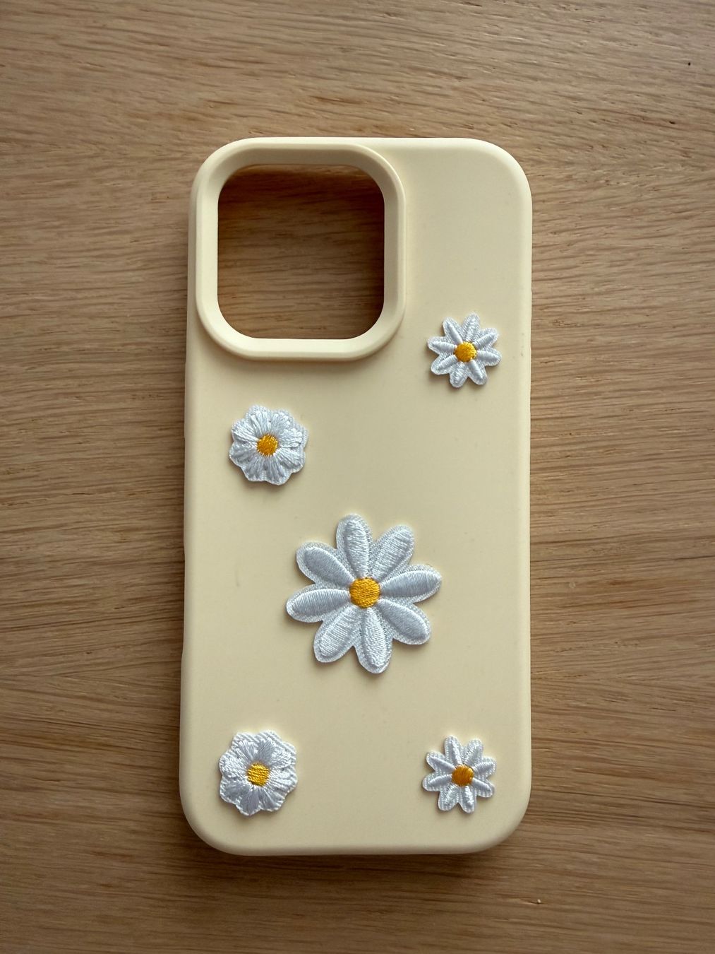 Cover & Protezioni schermo: Iphone 16pro case – Nuovo (secondo la descrizione) da Winterthur venduto da vik_9ws6