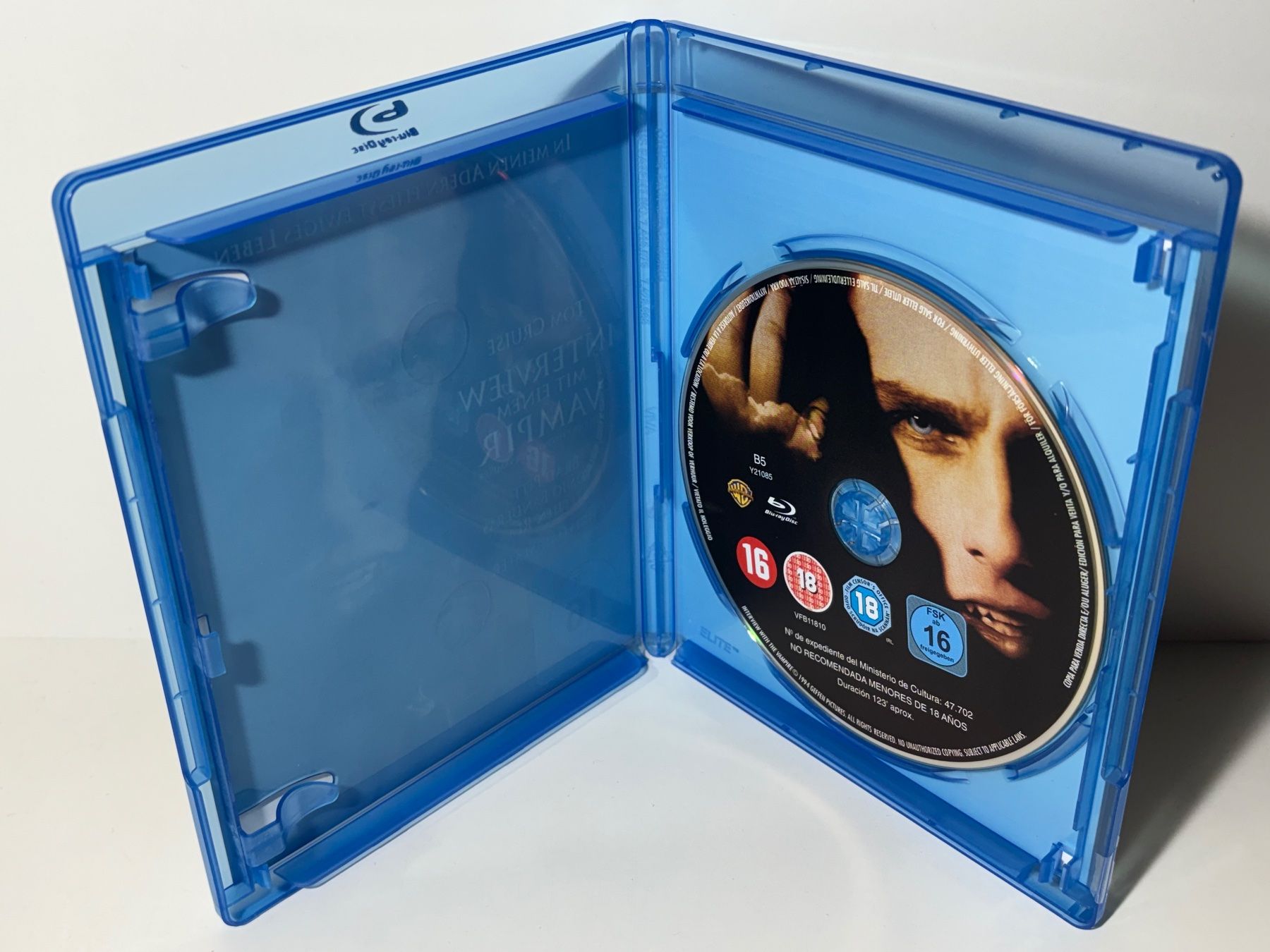 Tutti i DVDs: Interview mit einem Vampir Blu Ray – Usato da Wilderswil venduto da Sstriker 2