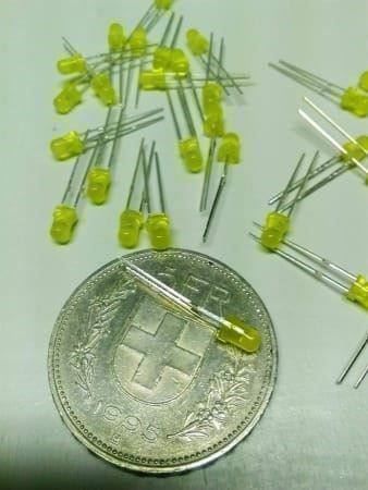Componenti elettronici: Blink-LED gelb diffus 3mm, 5 Stück – Nuovo (secondo la descrizione) da Luzern venduto da Salefactory 1