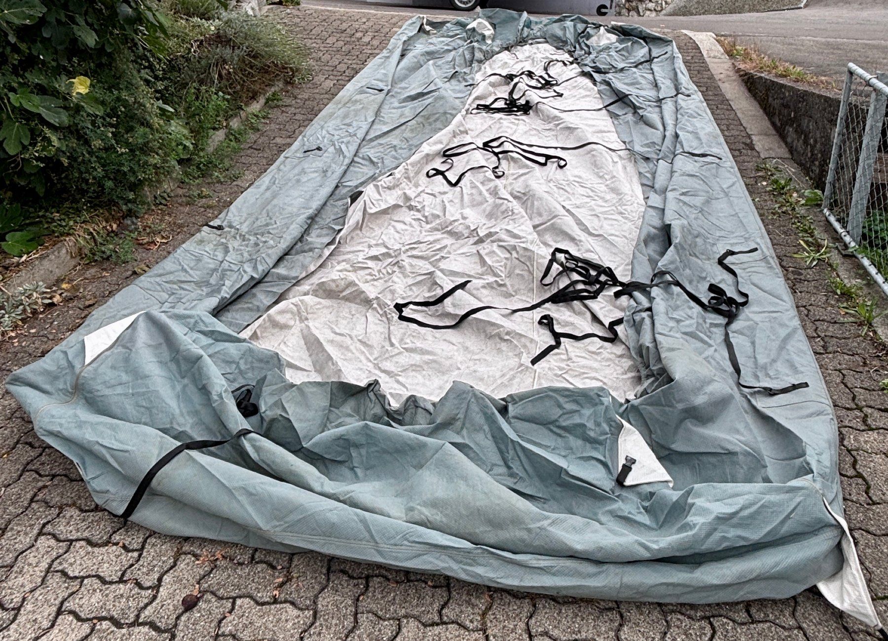 Coperture & Stuoie termiche: Schutzhülle Caravan Cover Brunner – Usato da Schwyz venduto da HoldiSeven 2