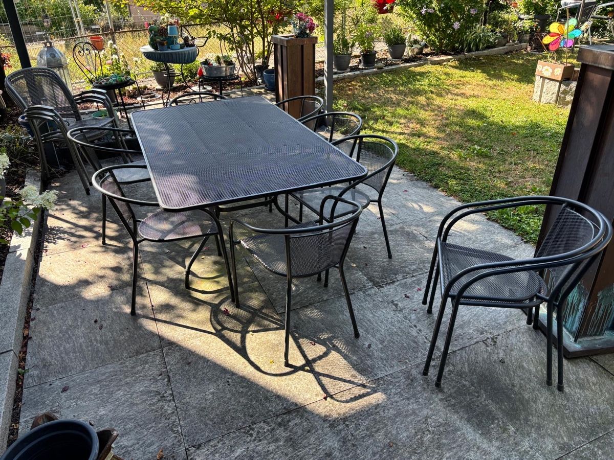 Set di tavolo e panche: Gartentisch mit stühlen – Usato da Mettmenstetten venduto da s.reichlin 1