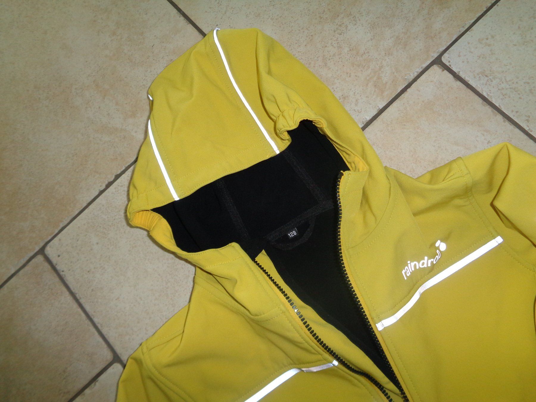 Jacken & Mäntel: Jacke  Raindrop  Grösse 128 – Gebraucht aus Kreuzlingen von Robi-2003 1