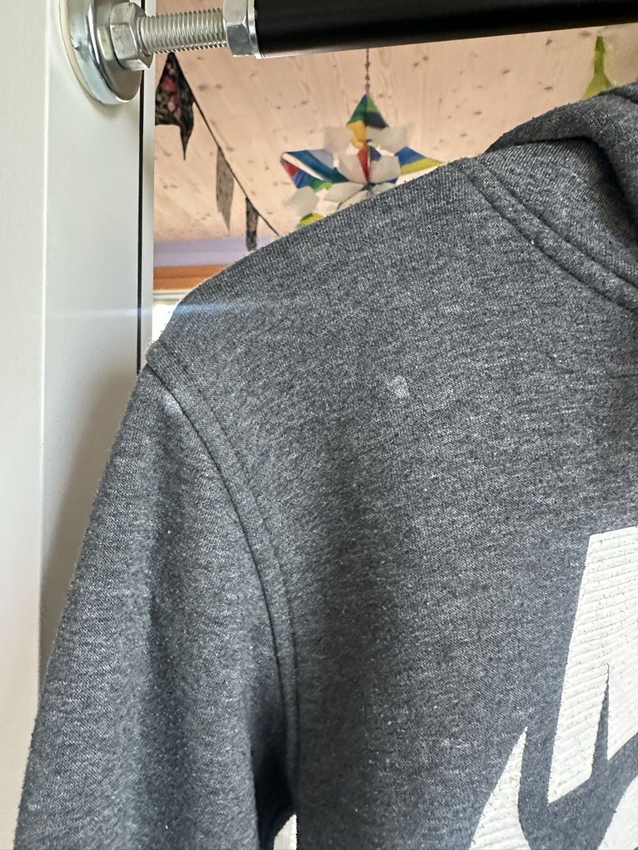 Nike Maglioni & Felpe: Nike Hoddie – Usato da Diessbach b. Büren venduto da kat_6mzs 1