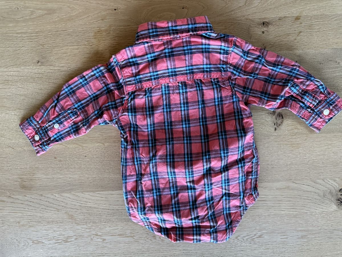 Oshkosh Camicie, Top & T-shirt: Hemd-Body von OshKosh Grösse 18M – Usato da Goldswil venduto da Fisel 1