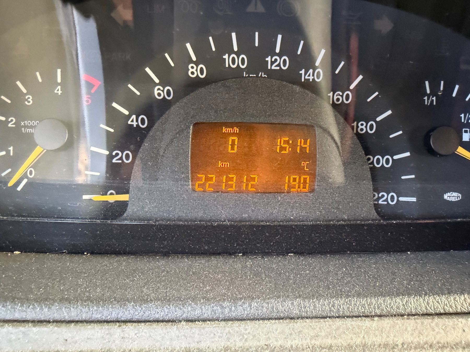Mercedes-Benz Automobili: Mercedes-Benz Vito 2.2 CDI – Usato da Wil SG venduto da san_867n 4