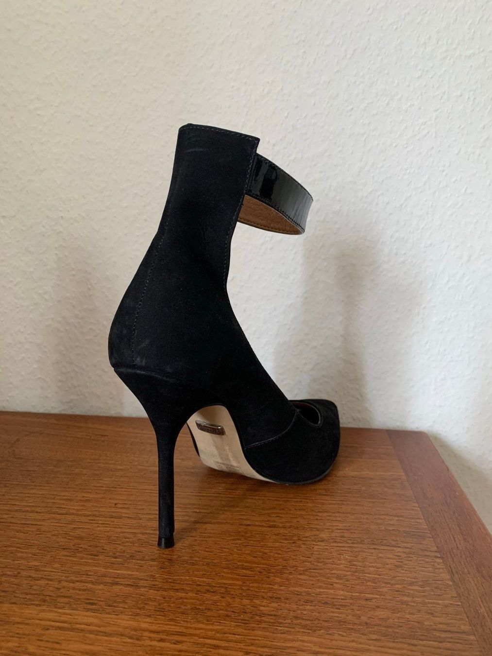 Buffalo Chaussures femmes: BUFFALO - Riemchen Leder Pumps schwarz – D'occasion à Zürich par Diazaio 2