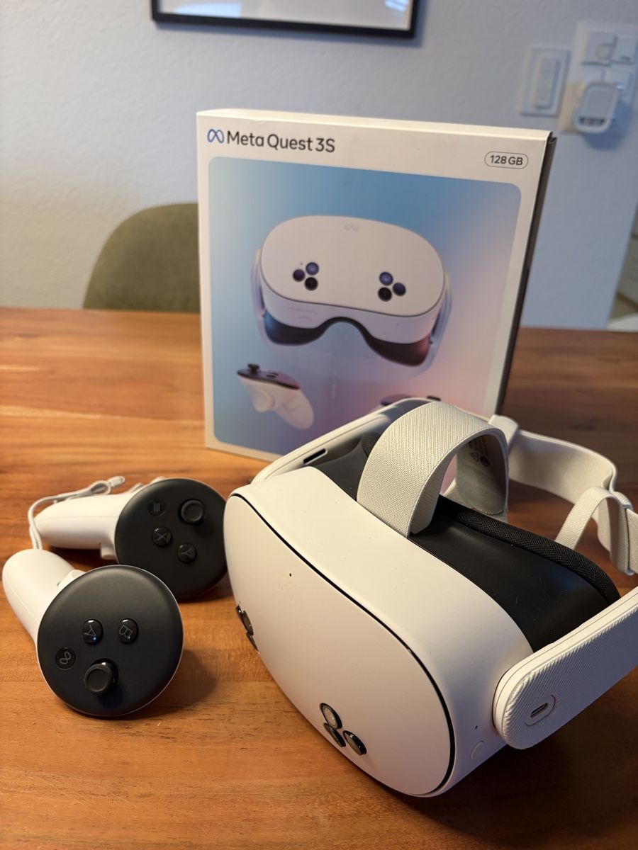 Meta VR Brille: Meta Quest 3S VR Brille 128GB mit Controllern – Neu (gemäss Beschreibung) aus Möhlin von ToCoo